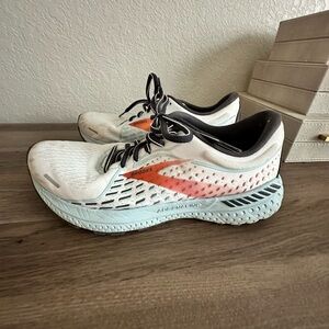 Brooks sneakers